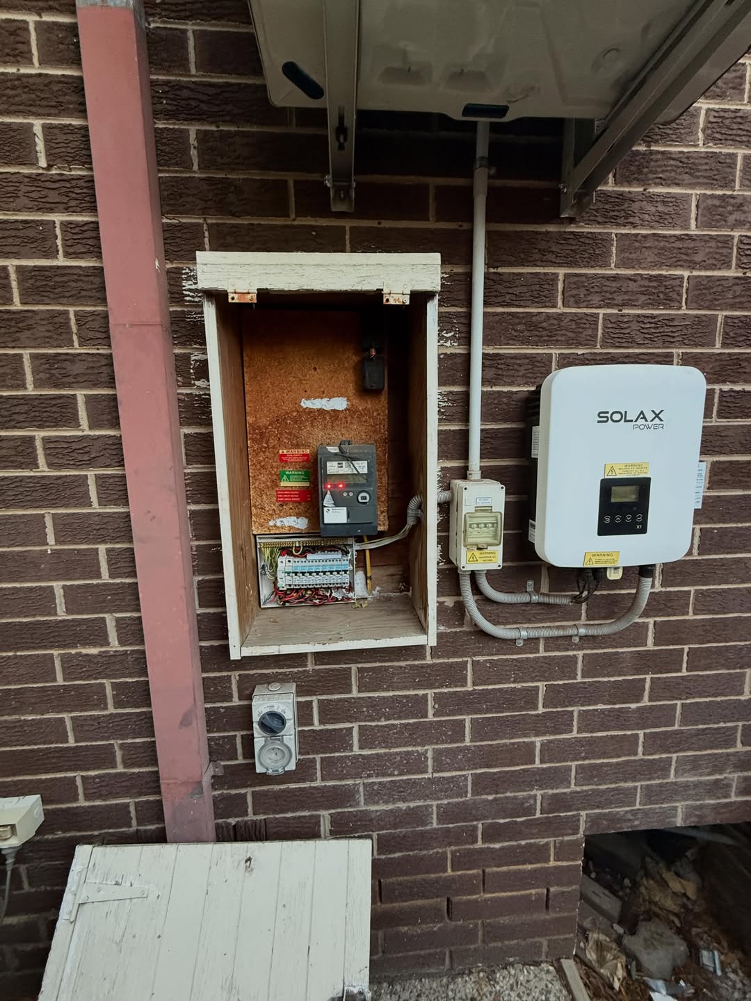 Exterior meter box and consumer mains upgrade — AmpTek Electrical